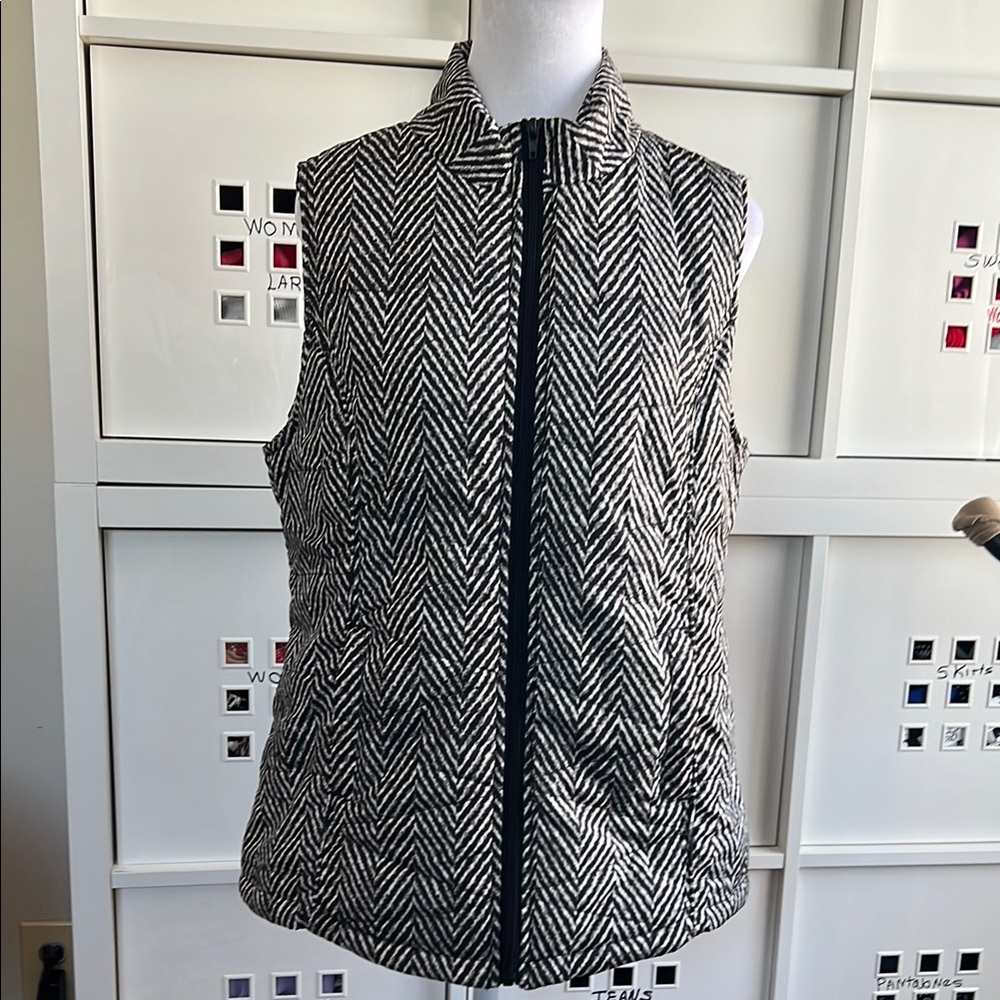 Red Camel Black White Herringbone Quilted Vest Large